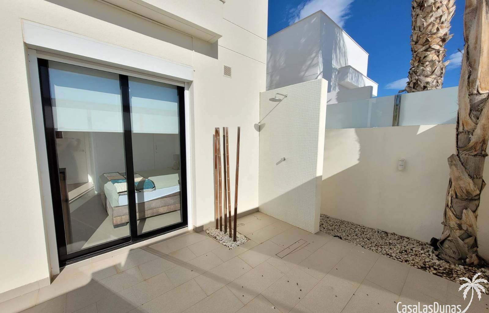  Sie wünschen sich einen unbeschwerten Urlaub? Entdecken Sie die Casa Spruit in Ciudad Quesada. Diese moderne, freistehende Villa ist komplett ausgest