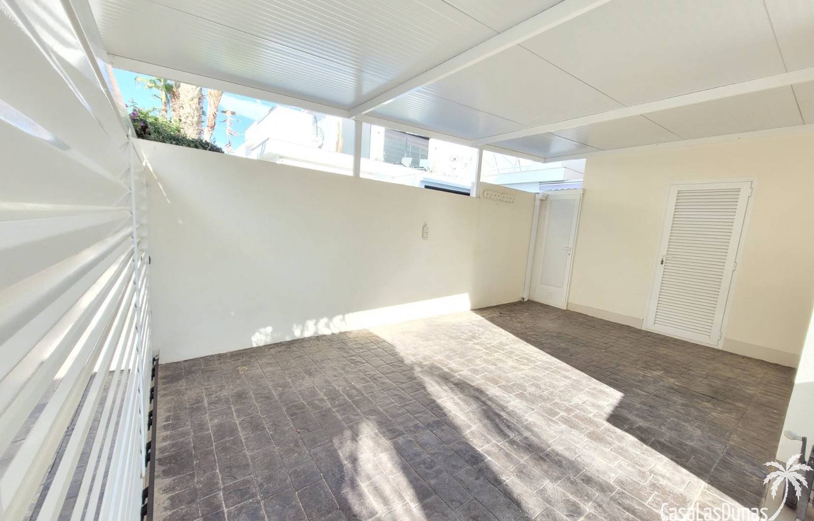  Sie wünschen sich einen unbeschwerten Urlaub? Entdecken Sie die Casa Spruit in Ciudad Quesada. Diese moderne, freistehende Villa ist komplett ausgest