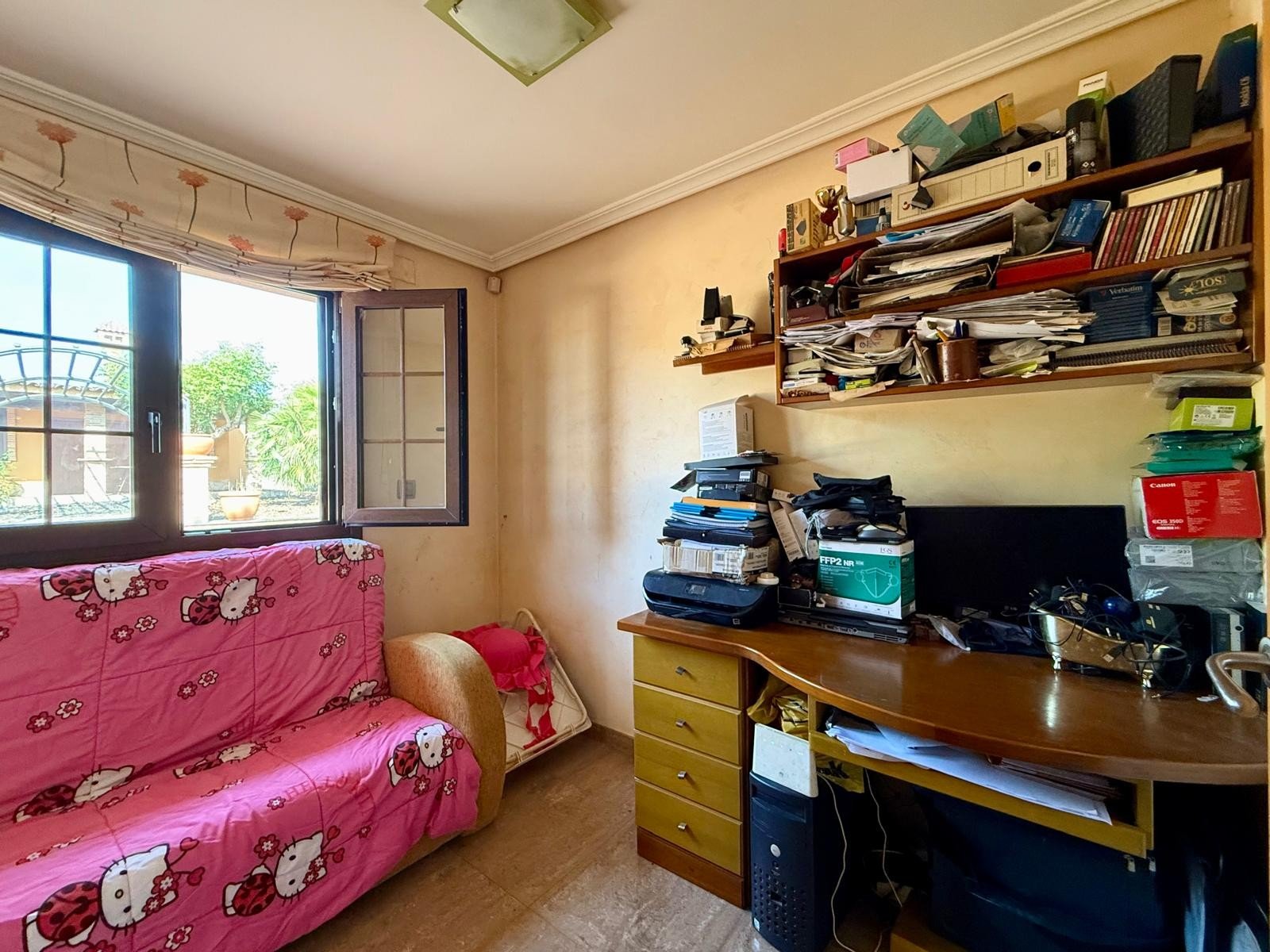 Impressive country-side property situated in the lovely lemon grove area in-between San Miguel de Salinas and the Torrevieja Saltlake:
par