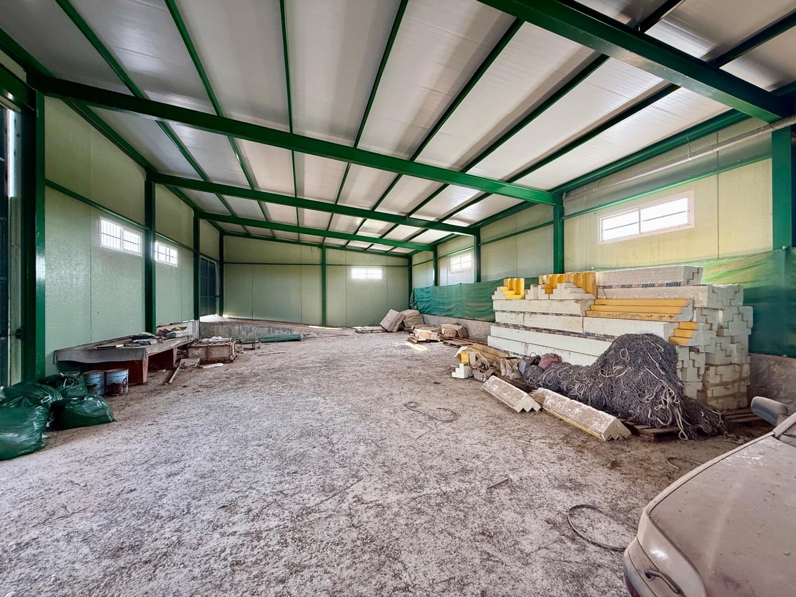 Impressive country-side property situated in the lovely lemon grove area in-between San Miguel de Salinas and the Torrevieja Saltlake:
par