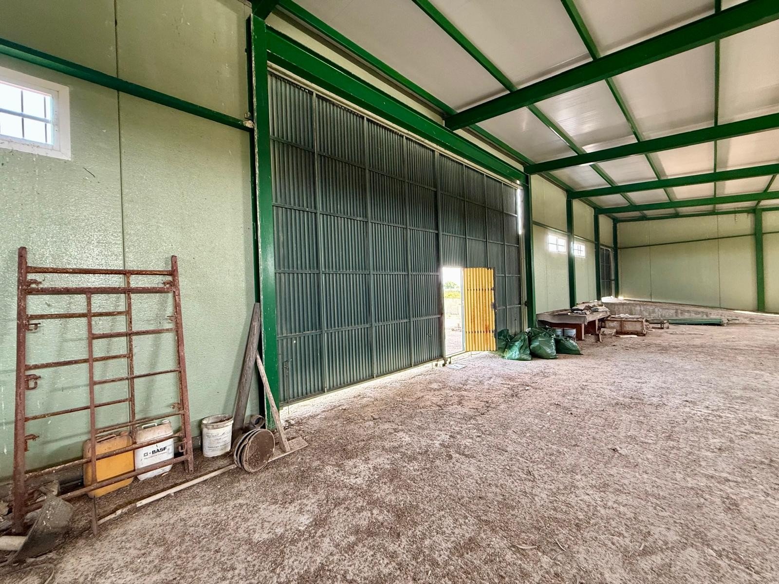 Impressive country-side property situated in the lovely lemon grove area in-between San Miguel de Salinas and the Torrevieja Saltlake:
par