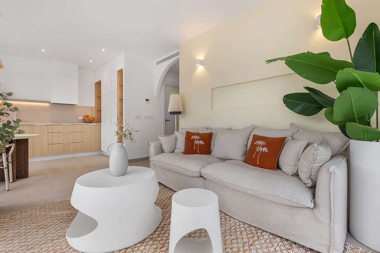  In der charmanten Stadt Los Alcázares gelegen, bieten diese Bungalows eine einzigartige Gelegenheit, das Leben in Meeresnähe zu genießen. Mit nur vie