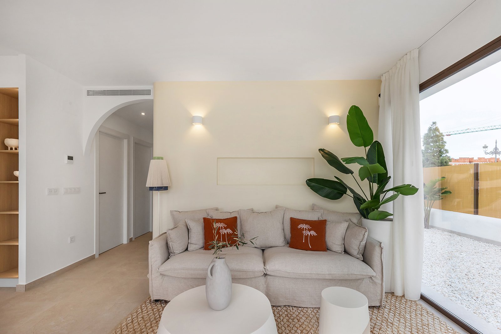  In der charmanten Stadt Los Alcázares gelegen, bieten diese Bungalows eine einzigartige Gelegenheit, das Leben in Meeresnähe zu genießen. Mit nur vie