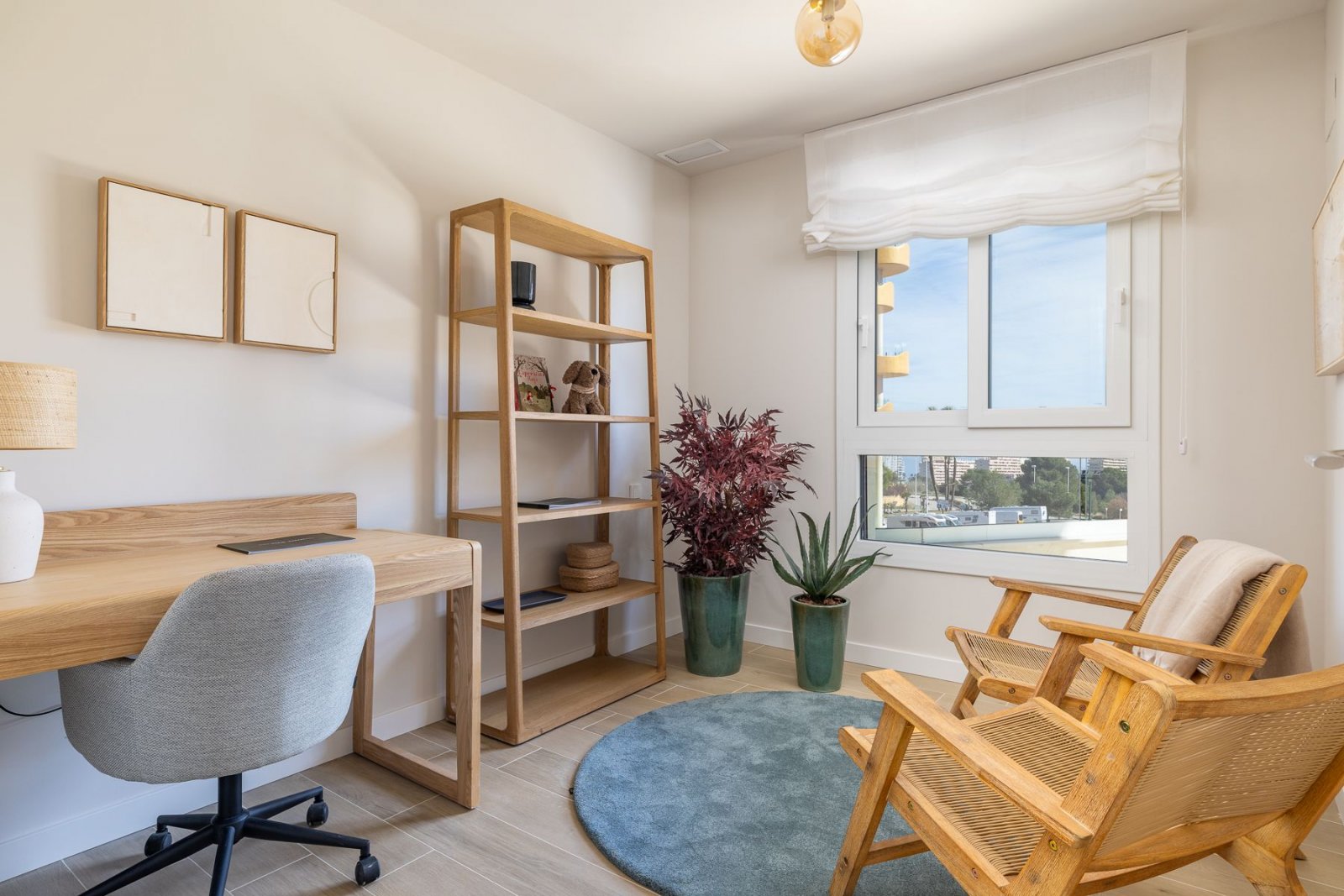  In der wunderschönen Stadt Calpe gelegen, bietet diese exklusive Wohnanlage eine Auswahl von 31 hochwertigen Wohnungen, darunter Apartments und Penth