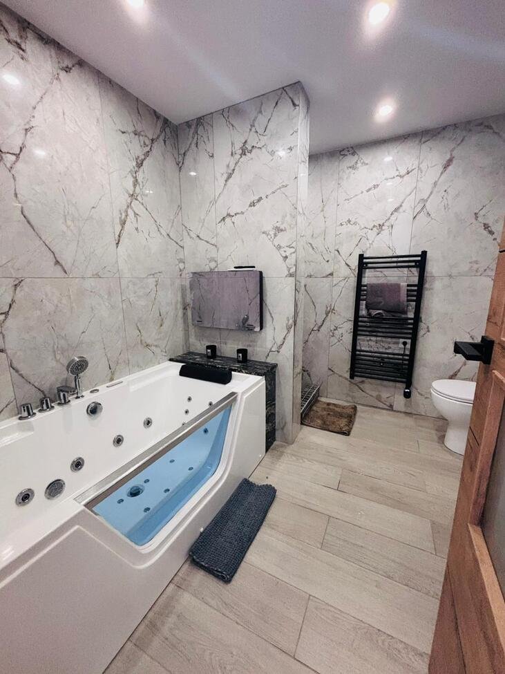 Located in the heart of the vibrant town of San Miguel de Salinas in the beautiful Alicante Province, this fully renovated four-bedroom townhouse of
