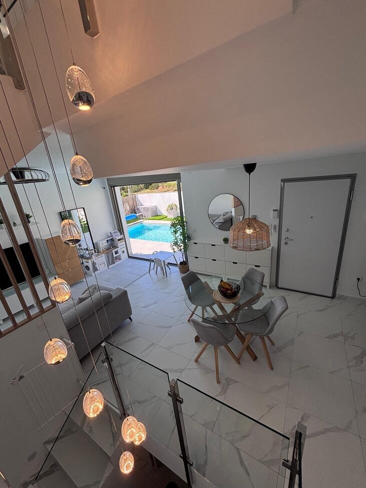   Beautiful 5-Bedroom Contemporary Villa with Heated Pool&amp;nbsp;
This stunning southwest-facing corner plot villa offers modern luxury, g