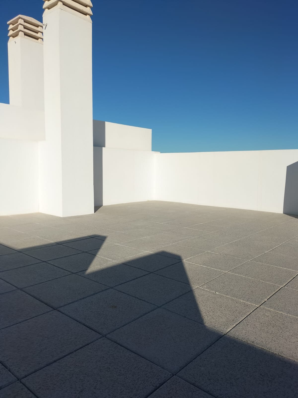 In der charmanten Stadt Orihuela gelegen, bietet diese Wohnanlage eine Vielzahl von Wohnmöglichkeiten, die unterschiedlichen Bedürfnissen und Lebenss