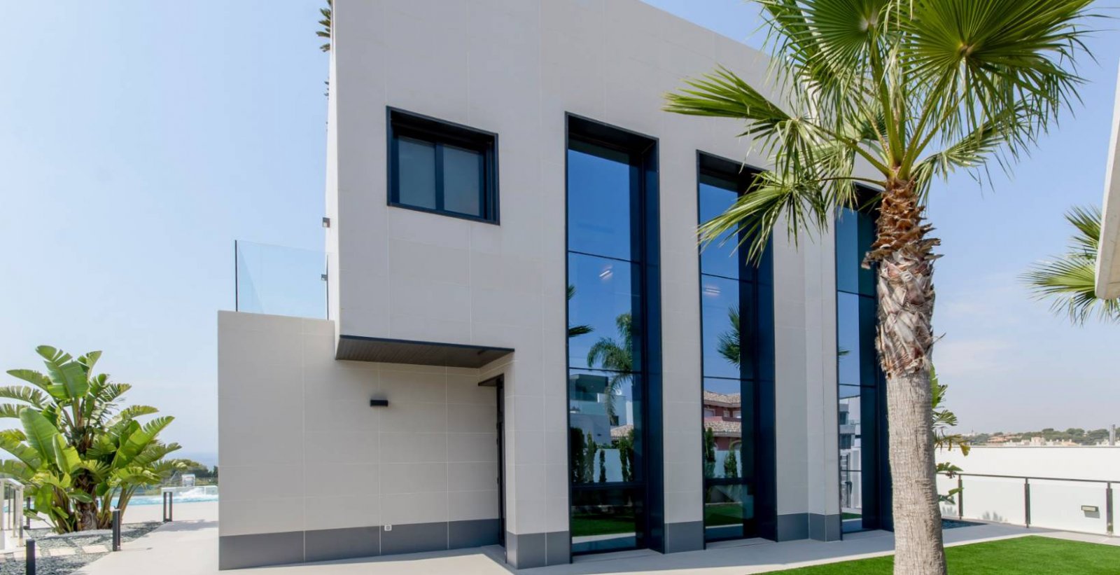 In der charmanten Stadt Orihuela gelegen, bieten diese exklusiven Villen eine privilegierte Umgebung für diejenigen, die ein Zuhause an der Costa Bla