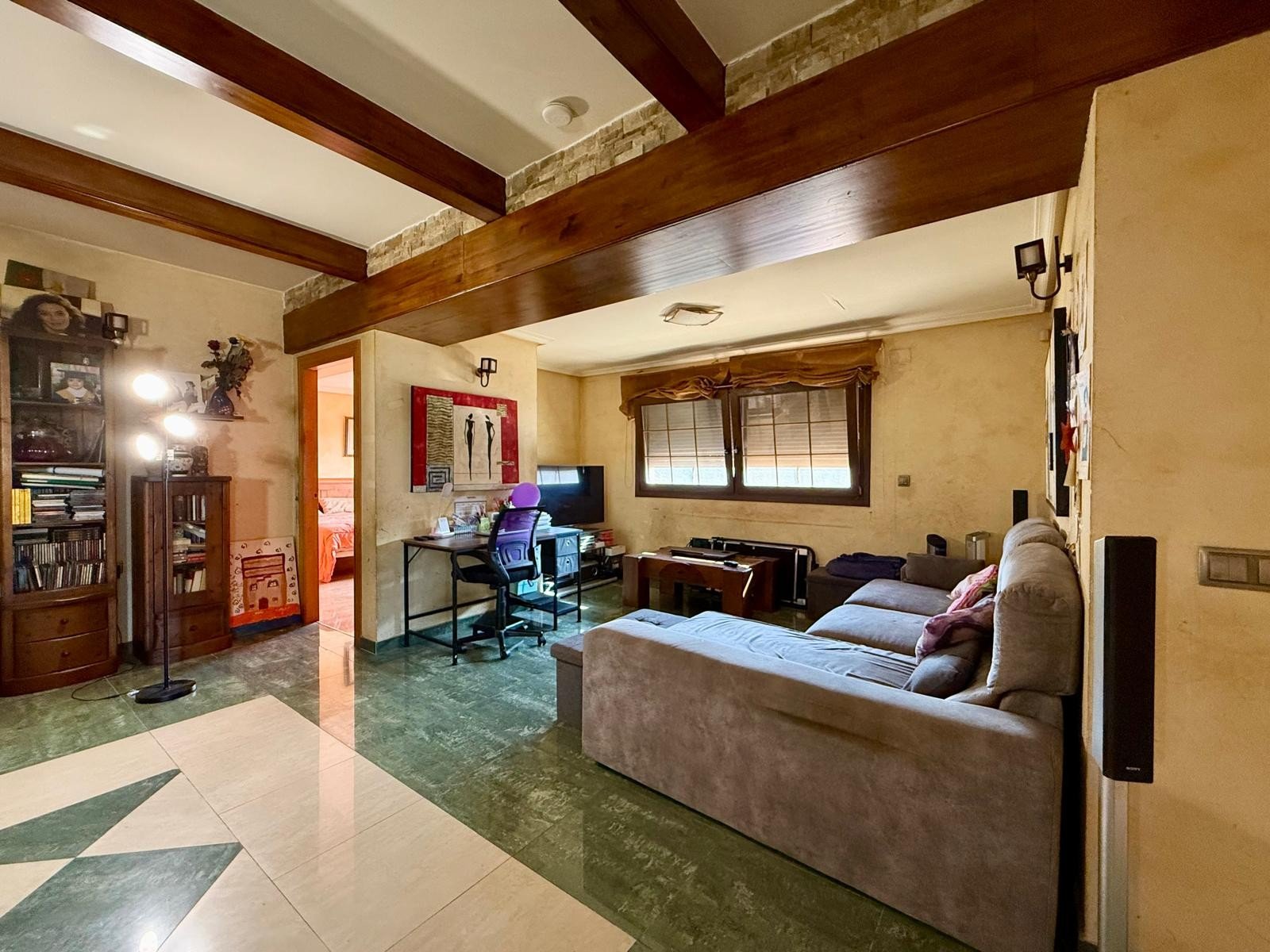 Impressive country-side property situated in the lovely lemon grove area in-between San Miguel de Salinas and the Torrevieja Saltlake:
par