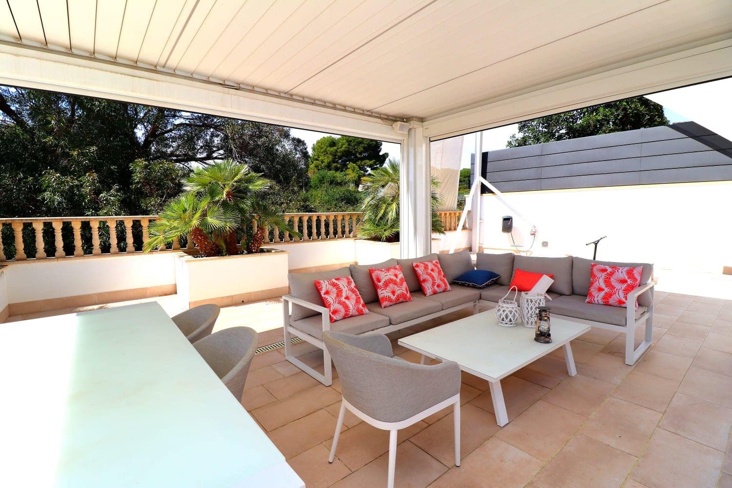 "Welcome to a three-story haven in Campoamor, just 500 meters from the sea! This spacious villa seamlessly blends luxury, comfort, and proximit