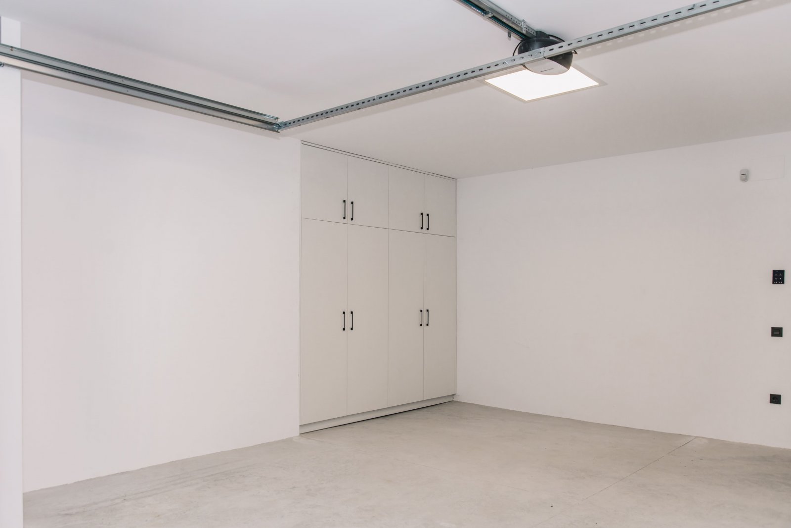  In der charmanten Stadt Rojales gelegen, bietet diese exklusive Sammlung von Villen ein einzigartiges Wohnerlebnis. Mit nur fünf verfügbaren Immobili