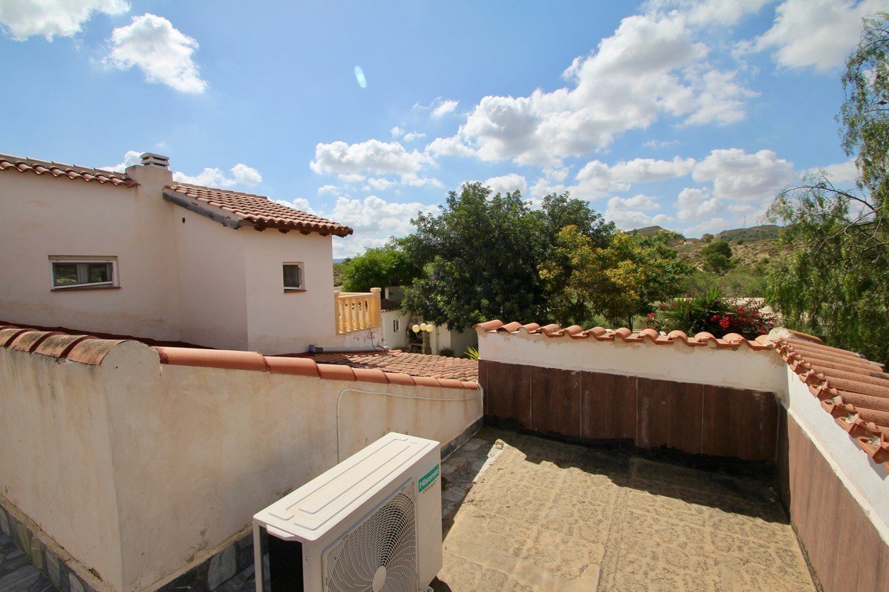 Spanish style country villa in Sucina with panoramic views.

Detached country villa on a plot of 683 m2 with off road par
