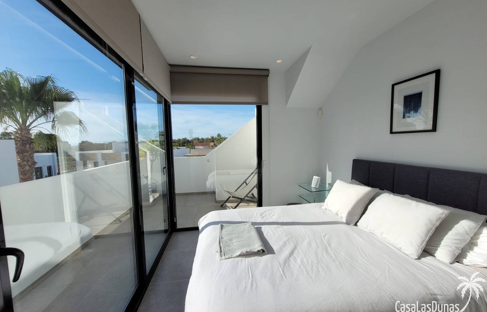 Moderne Villa mit privatem Pool und Dachterrasse an der Costa Blanca
Willkommen in Sonrica , einem eleganten und komfortablen Ferienhaus, in dem Si