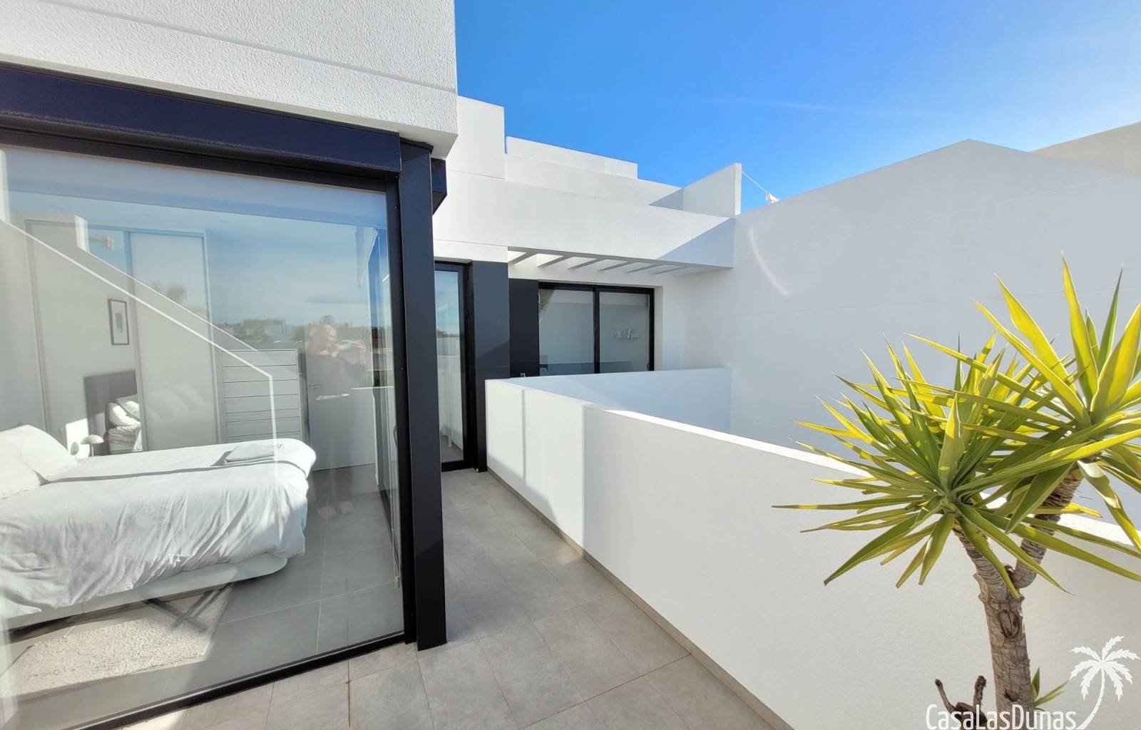 Moderne Villa mit privatem Pool und Dachterrasse an der Costa Blanca
Willkommen in Sonrica , einem eleganten und komfortablen Ferienhaus, in dem Si