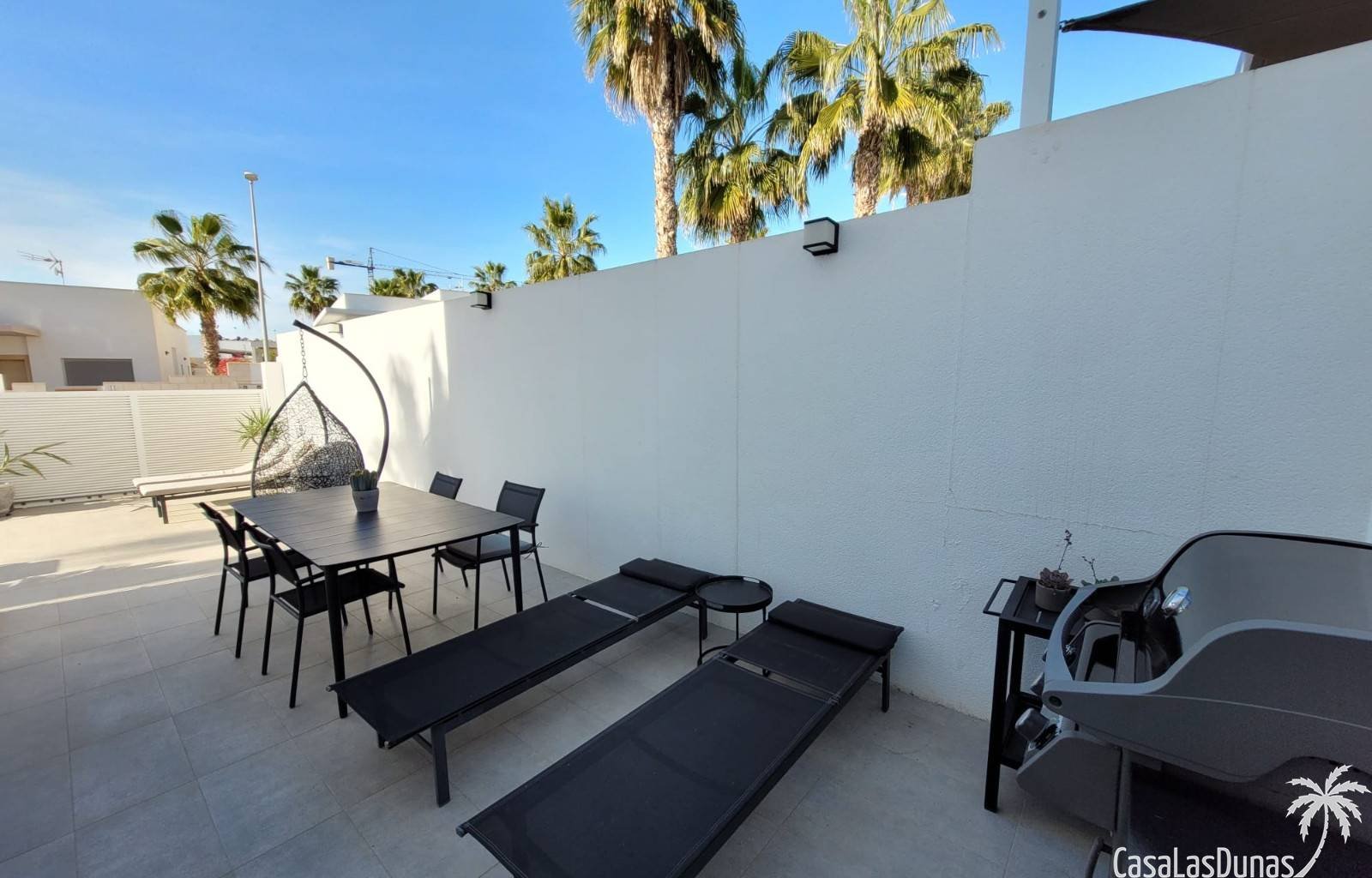Moderne Villa mit privatem Pool und Dachterrasse an der Costa Blanca
Willkommen in Sonrica , einem eleganten und komfortablen Ferienhaus, in dem Si