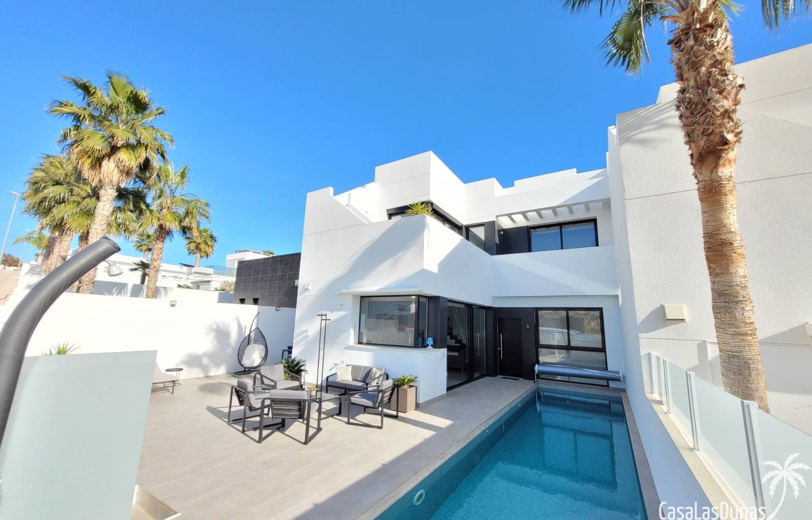 Moderne Villa mit privatem Pool und Dachterrasse an der Costa Blanca
Willkommen in Sonrica , einem eleganten und komfortablen Ferienhaus, in dem Si