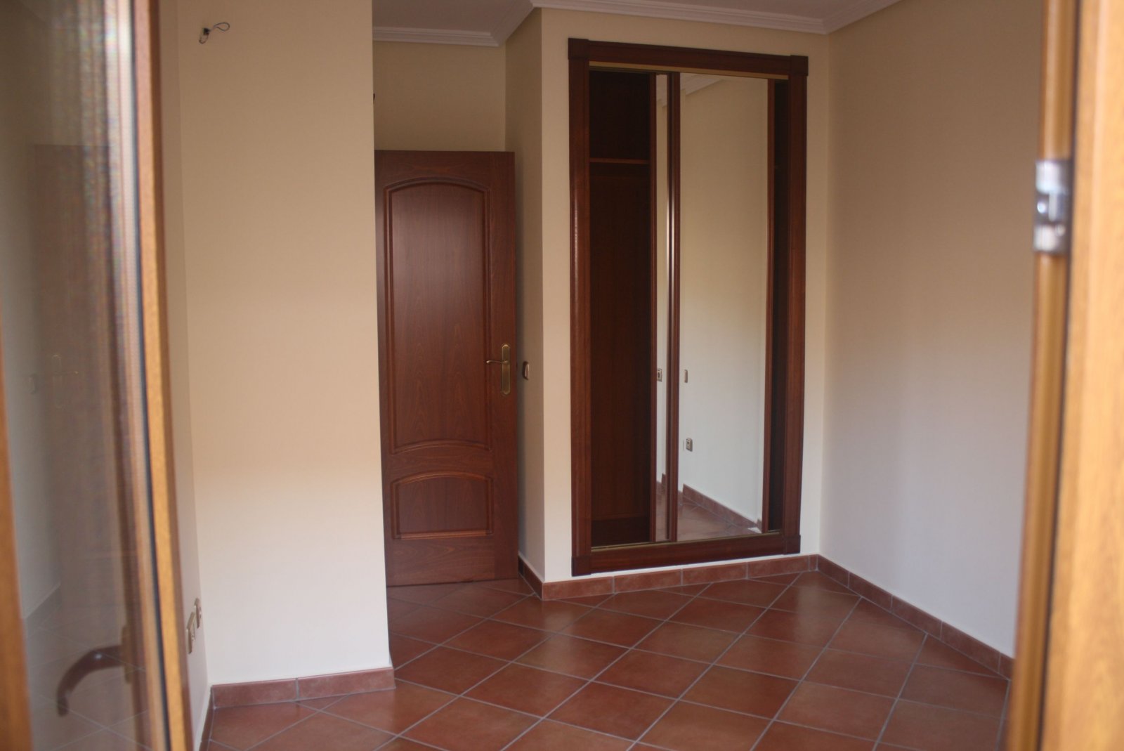 In der charmanten Stadt Torrevieja gelegen, bietet dieses Reihenhaus eine einzigartige Gelegenheit, das Leben an der Costa Blanca zu genießen. Mit nu