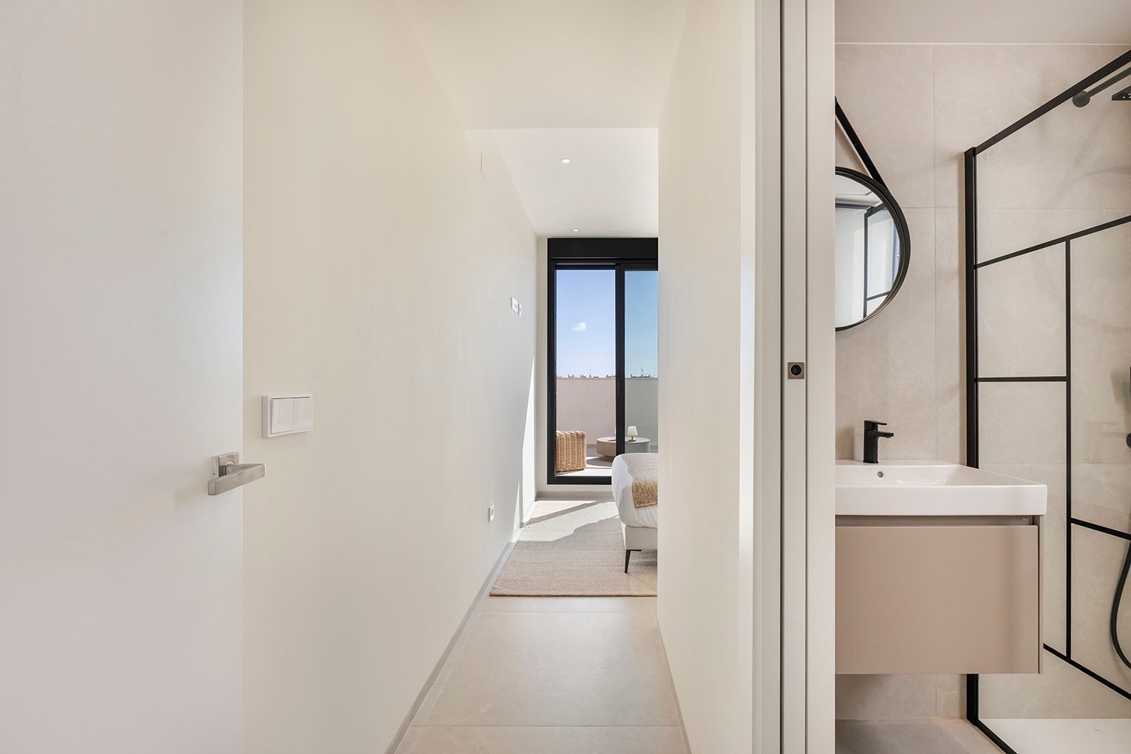 In Los Alcázares gelegen, bieten diese freistehenden Chalets eine einzigartige Gelegenheit, Ruhe und Komfort in einer der attraktivsten Gegenden der