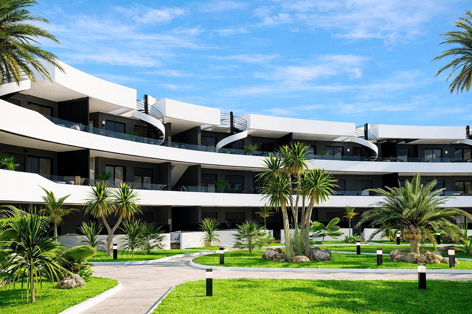 Ubicado en la encantadora localidad de Los Alcázares, este conjunto residencial ofrece una selección de 27 viviendas que incluyen apartamentos, plant