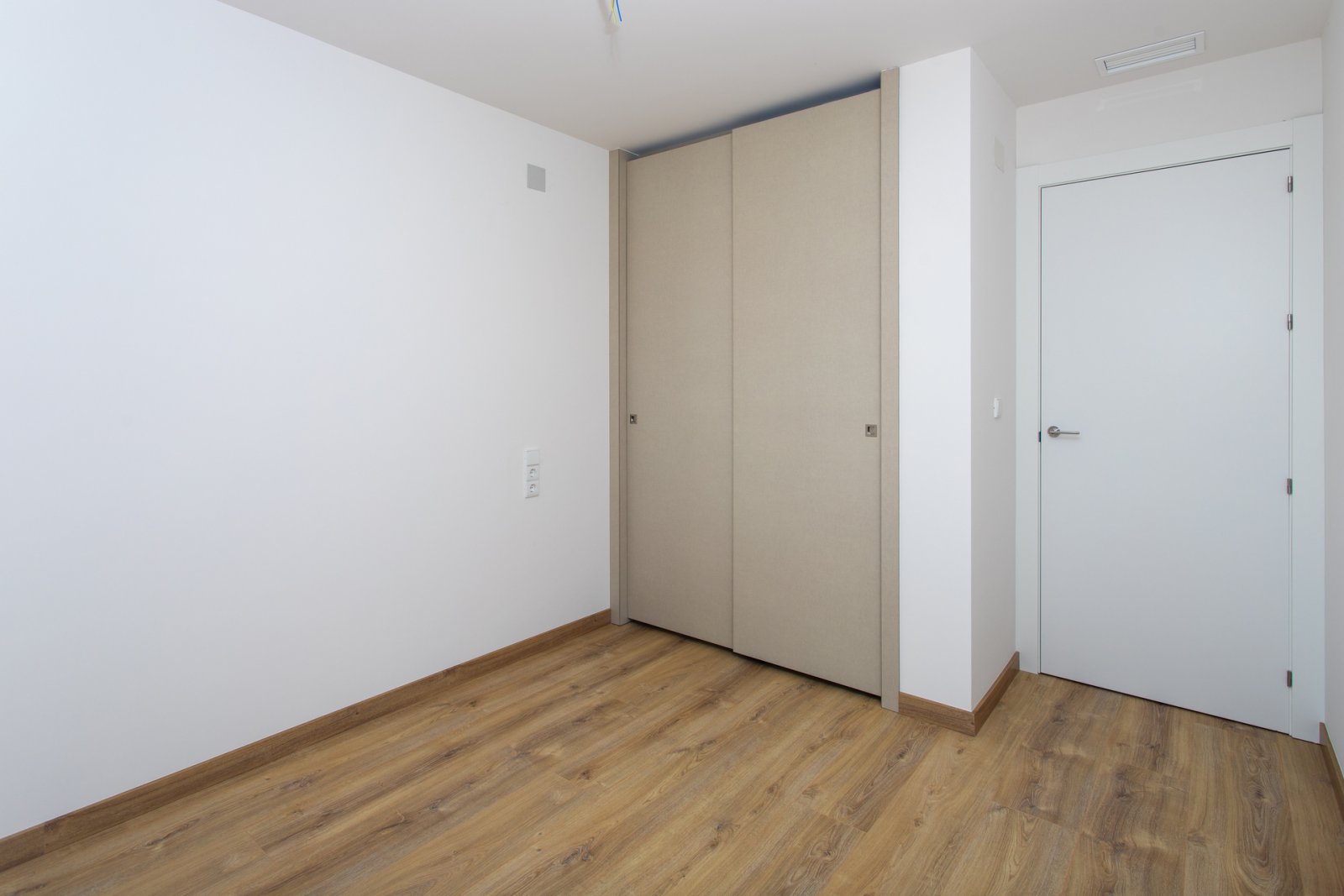 In der charmanten Umgebung von La Canalosa gelegen, bietet diese exklusive Sammlung von vier Immobilien ein ruhiges und komfortables Leben. Die Typol