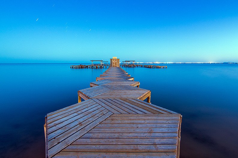  Entdecken Sie die außergewöhnliche Luxusvilla „Capri“ im begehrten Santa Rosalía Lake &amp; Life Resort in Murcia. Eingebettet in eine exklusive Anla