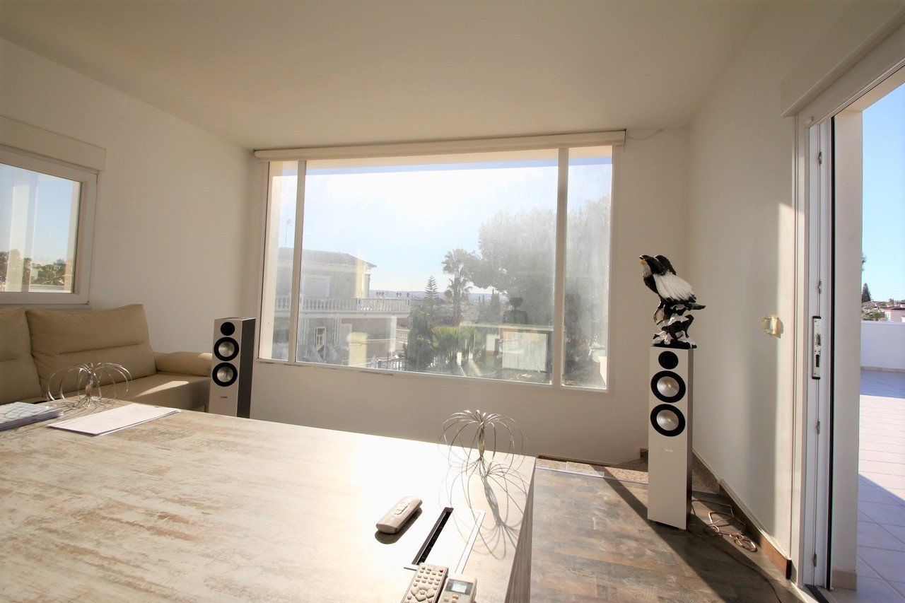   Detached villa on large plot with views down to the sea&amp;#13;&amp;#13;
Renovated and well-maintained villa on a plot of 1.254 m2 with a