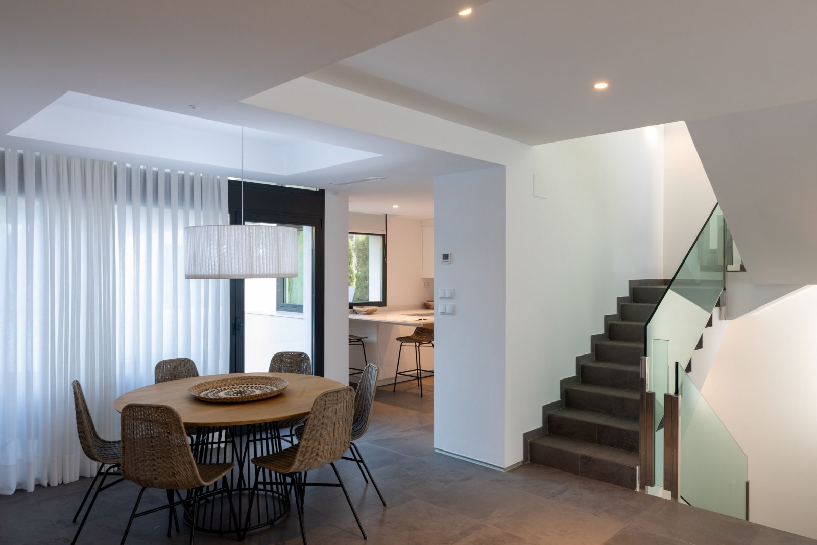  In der schönen Stadt Cartagena gelegen, bietet dieses exklusive Immobilienangebot zwei unabhängige Immobilien, die sich durch ihren beeindruckenden M