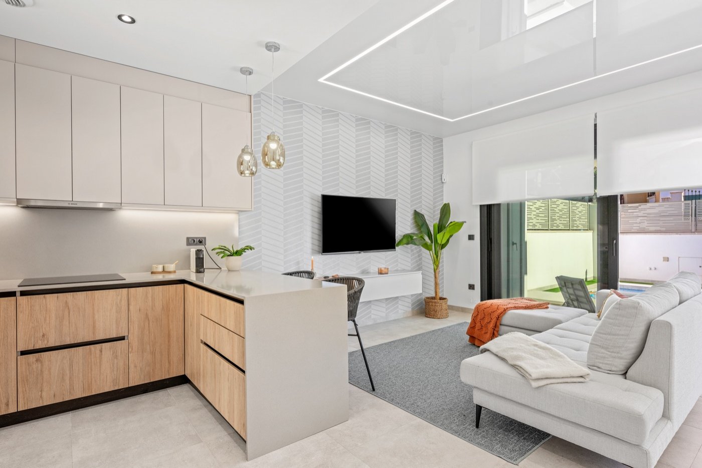 Located in Blue Lagoon, within walking distance of all amenities, is this beautiful villa, originally a show house for the project. This is immediat