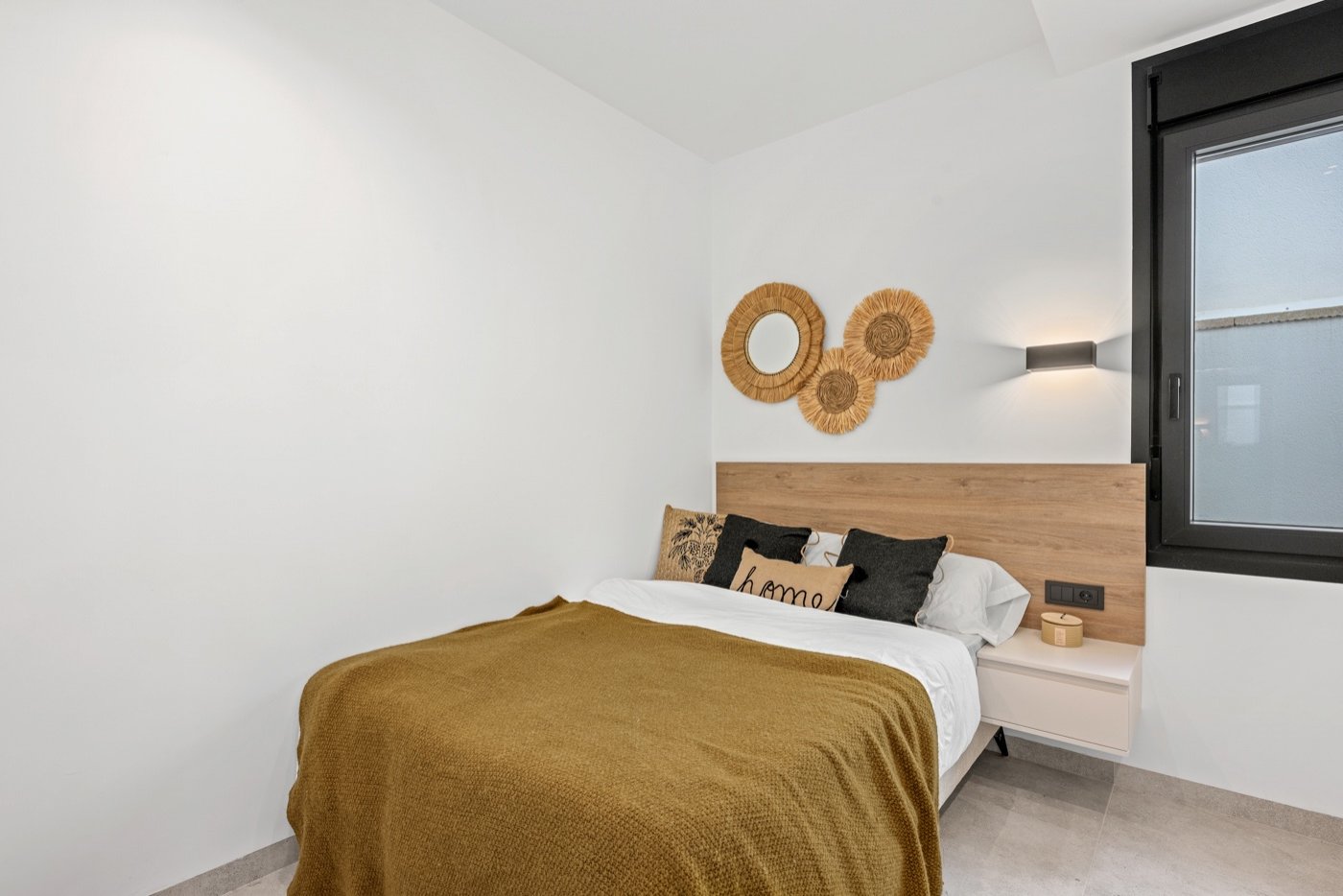 Located in Blue Lagoon, within walking distance of all amenities, is this beautiful villa, originally a show house for the project. This is immediat
