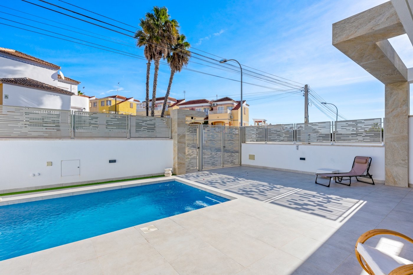 Located in Blue Lagoon, within walking distance of all amenities, is this beautiful villa, originally a show house for the project. This is immediat