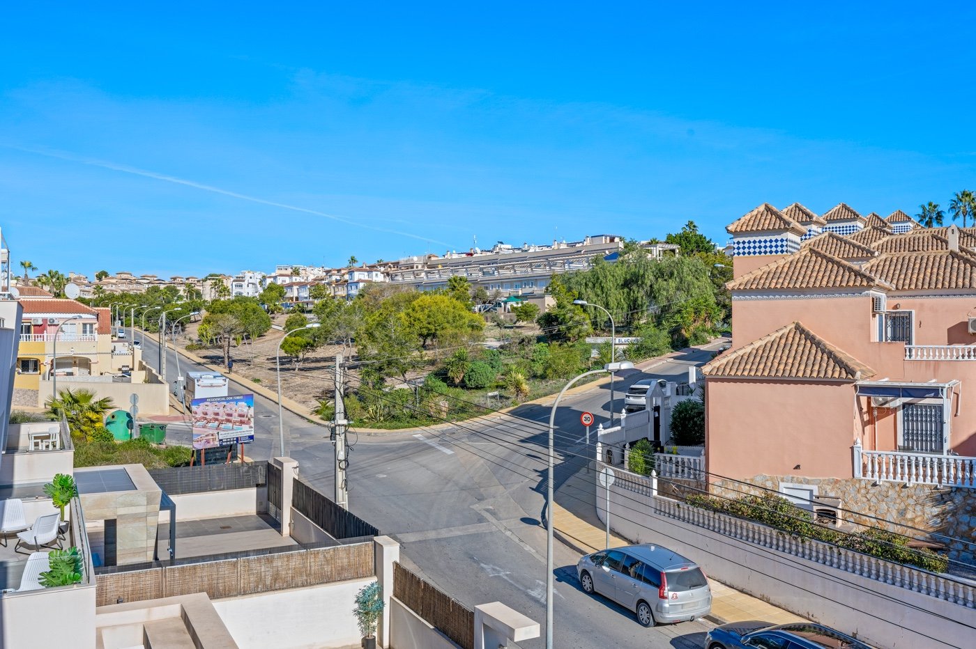 Located in Blue Lagoon, within walking distance of all amenities, is this beautiful villa, originally a show house for the project. This is immediat