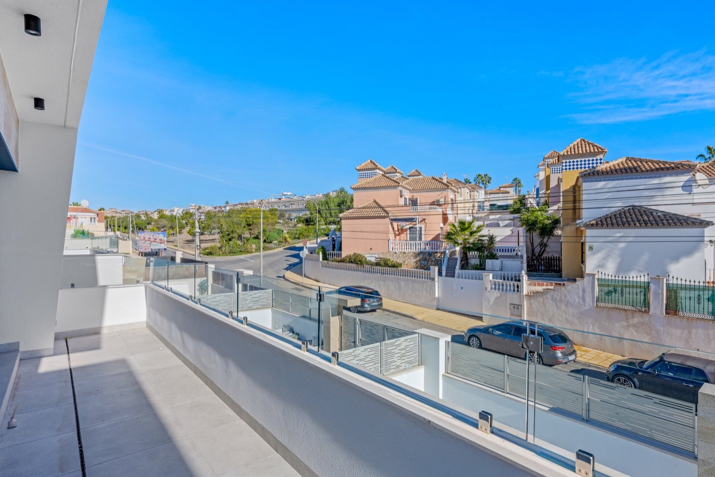Located in Blue Lagoon, within walking distance of all amenities, is this beautiful villa, originally a show house for the project. This is immediat