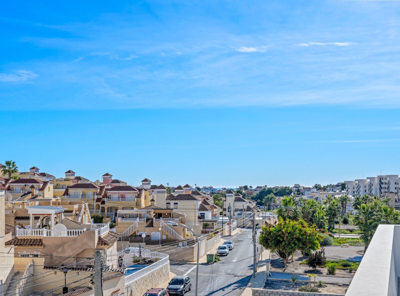 Located in Blue Lagoon, within walking distance of all amenities, is this beautiful villa, originally a show house for the project. This is immediat