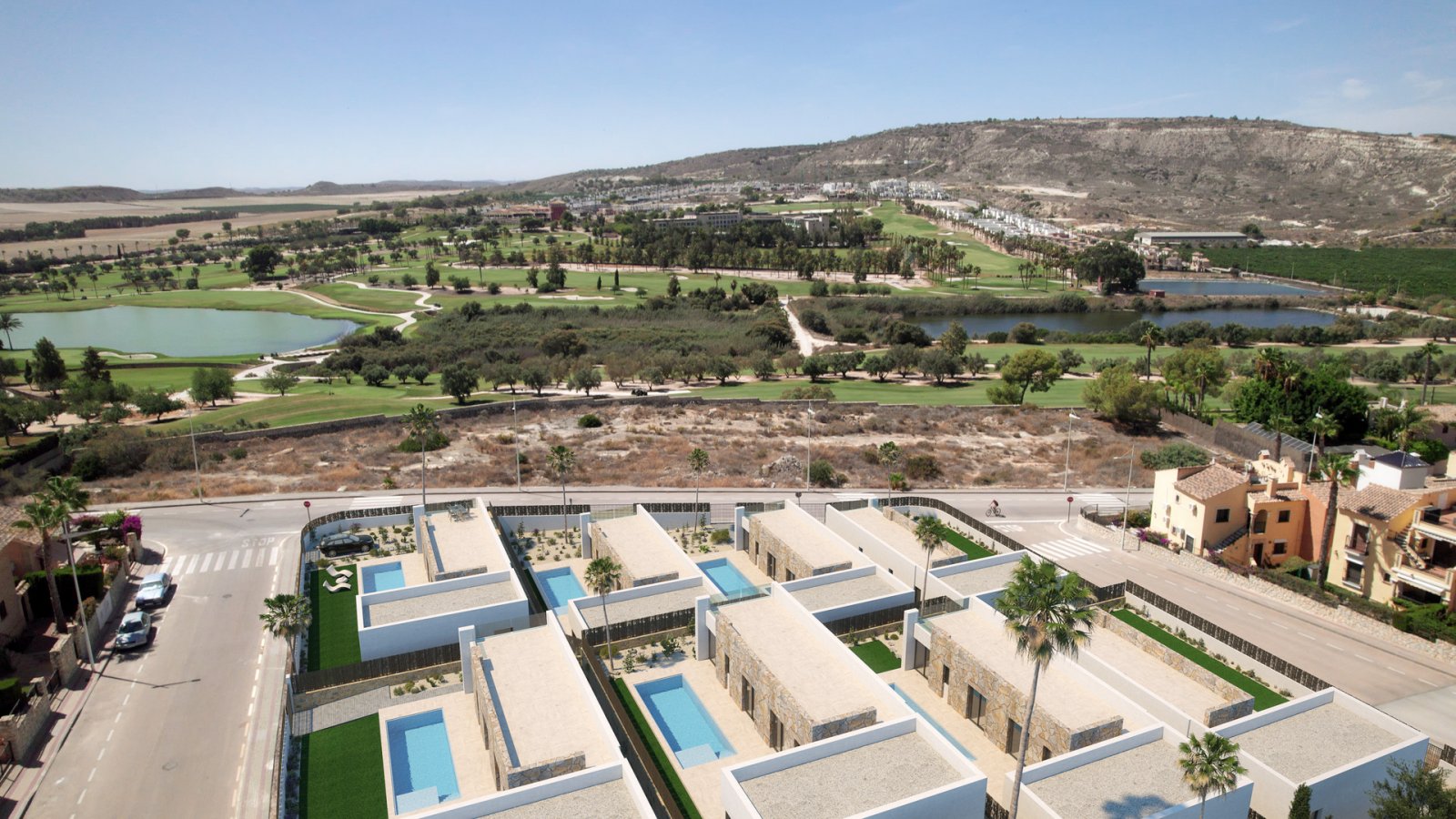 In der prestigeträchtigen Anlage von La Finca Golf gelegen, bietet diese außergewöhnliche freistehende Villa eine herausragende Kombination aus moder