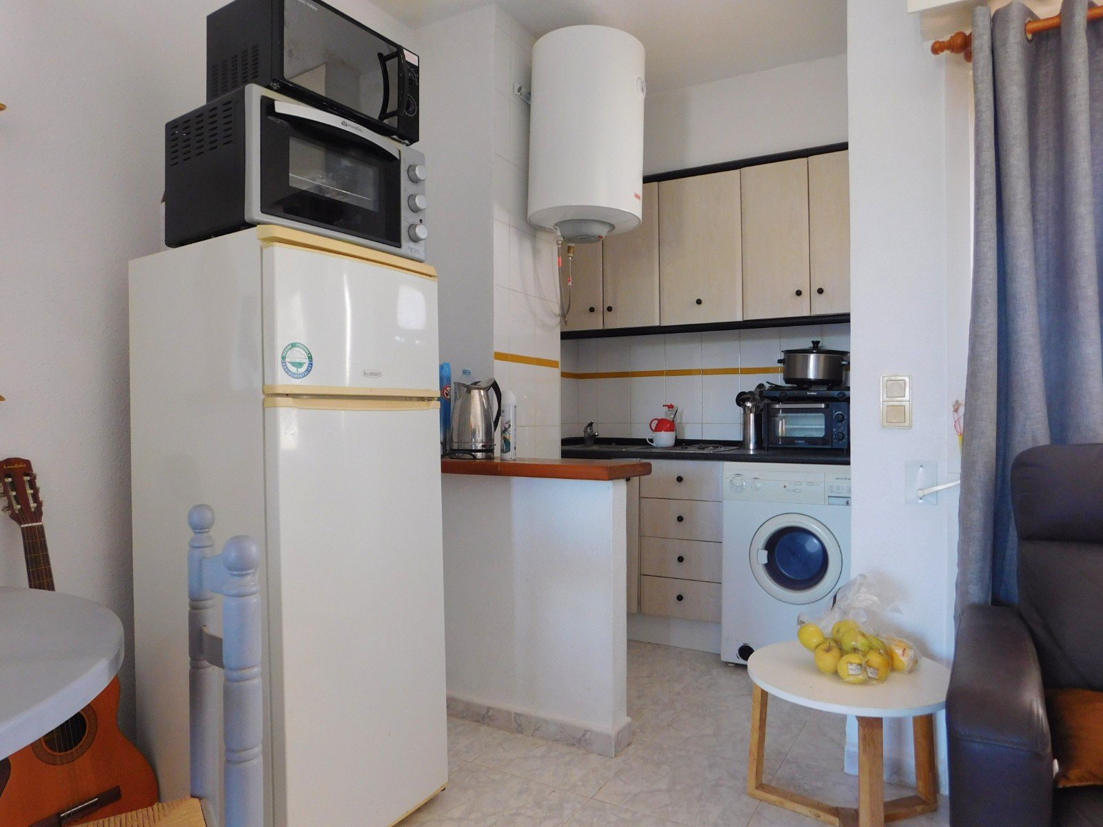   Looking for a lock up and leave property in the Orihuela Costa? Walking distance to all amenities? Well, we have the right one for you!! Here is a g