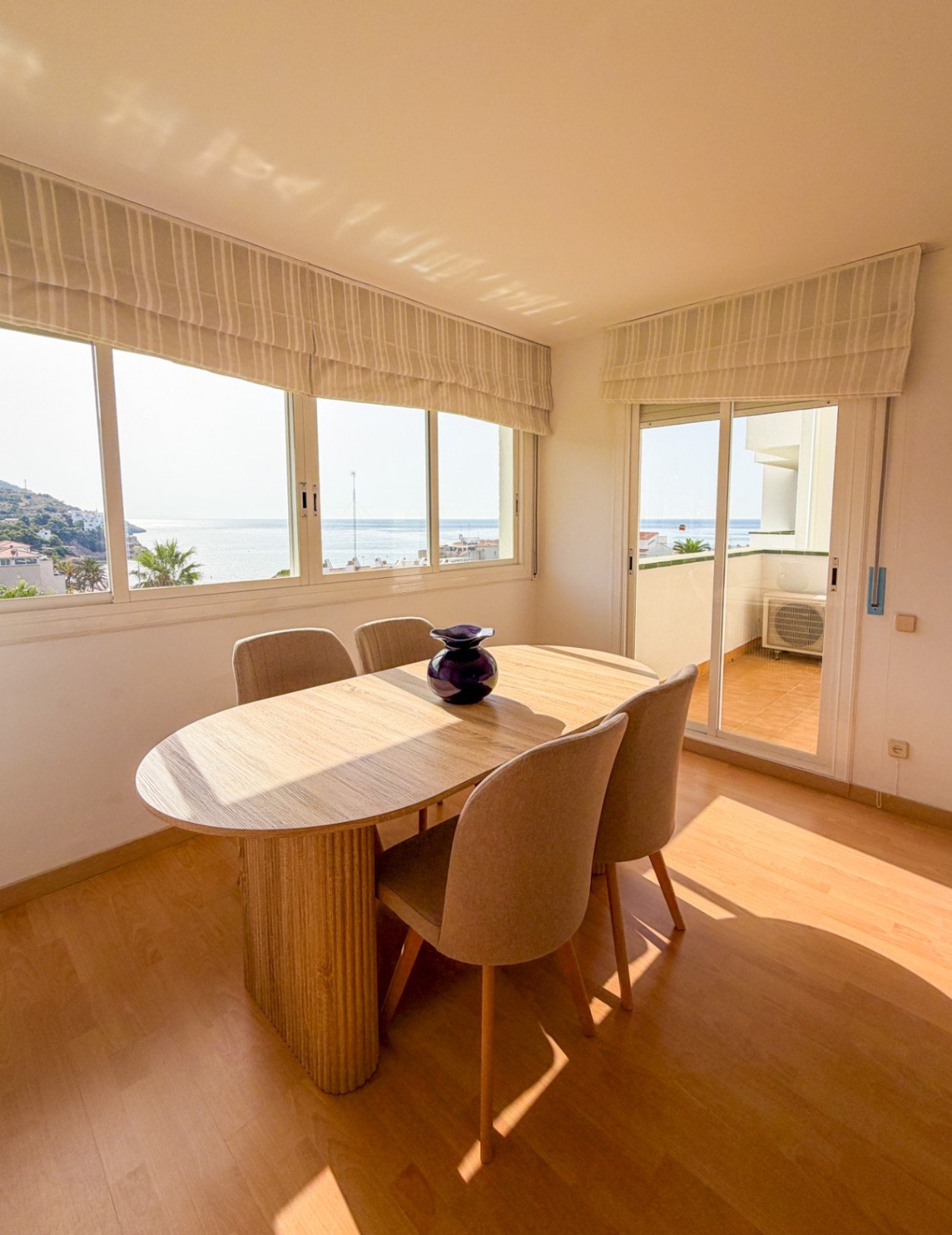 Wohnung direkt am Aiguadolç Strand, mit 3 Schlafzimmern und 2 Badezimmern. Jeder, der zum ersten Mal hereinkommt, ist sprachlos über die atemberau