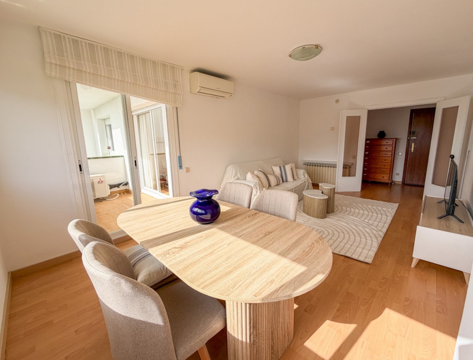 Wohnung direkt am Aiguadolç Strand, mit 3 Schlafzimmern und 2 Badezimmern. Jeder, der zum ersten Mal hereinkommt, ist sprachlos über die atemberau