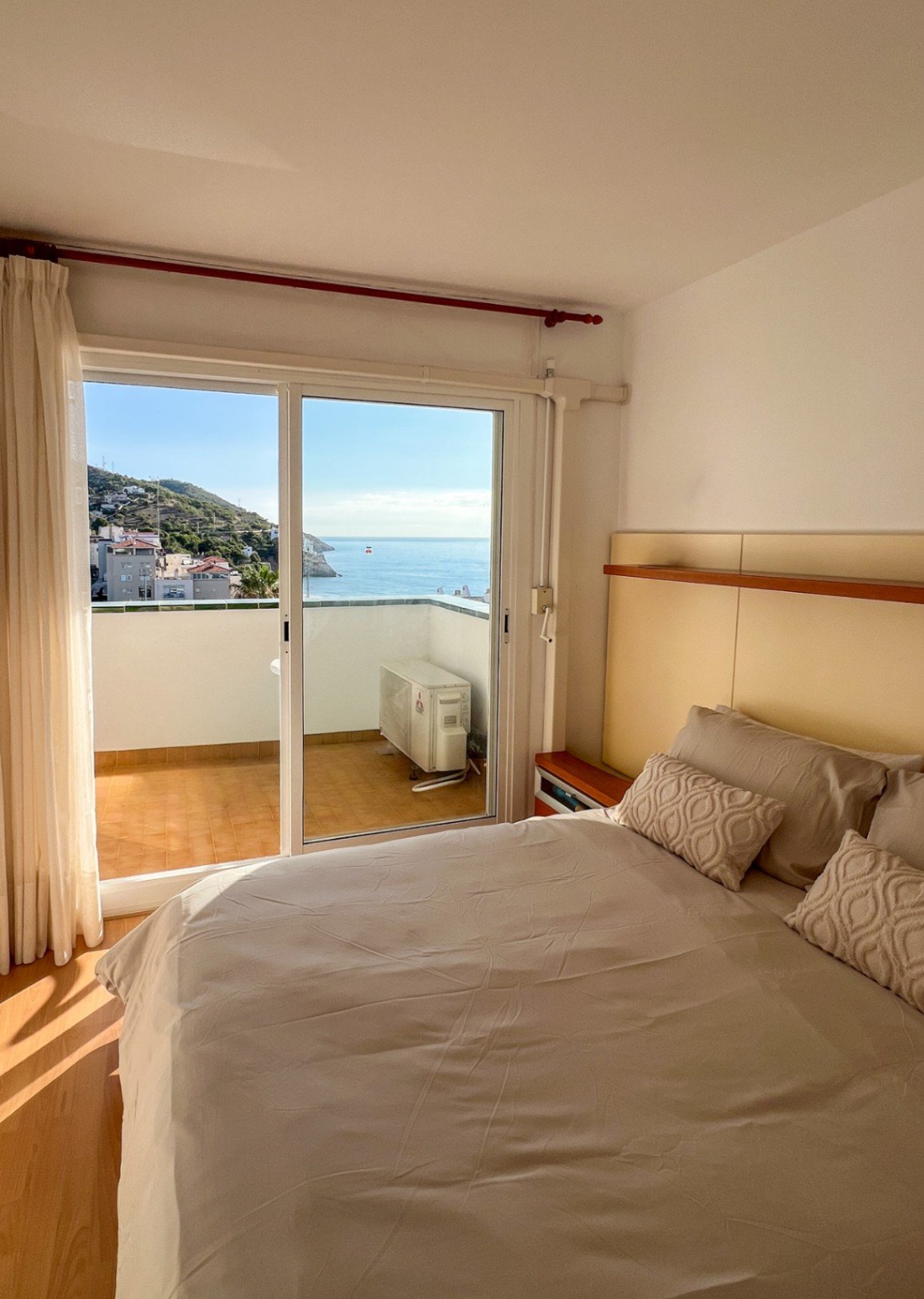 Wohnung direkt am Aiguadolç Strand, mit 3 Schlafzimmern und 2 Badezimmern. Jeder, der zum ersten Mal hereinkommt, ist sprachlos über die atemberau