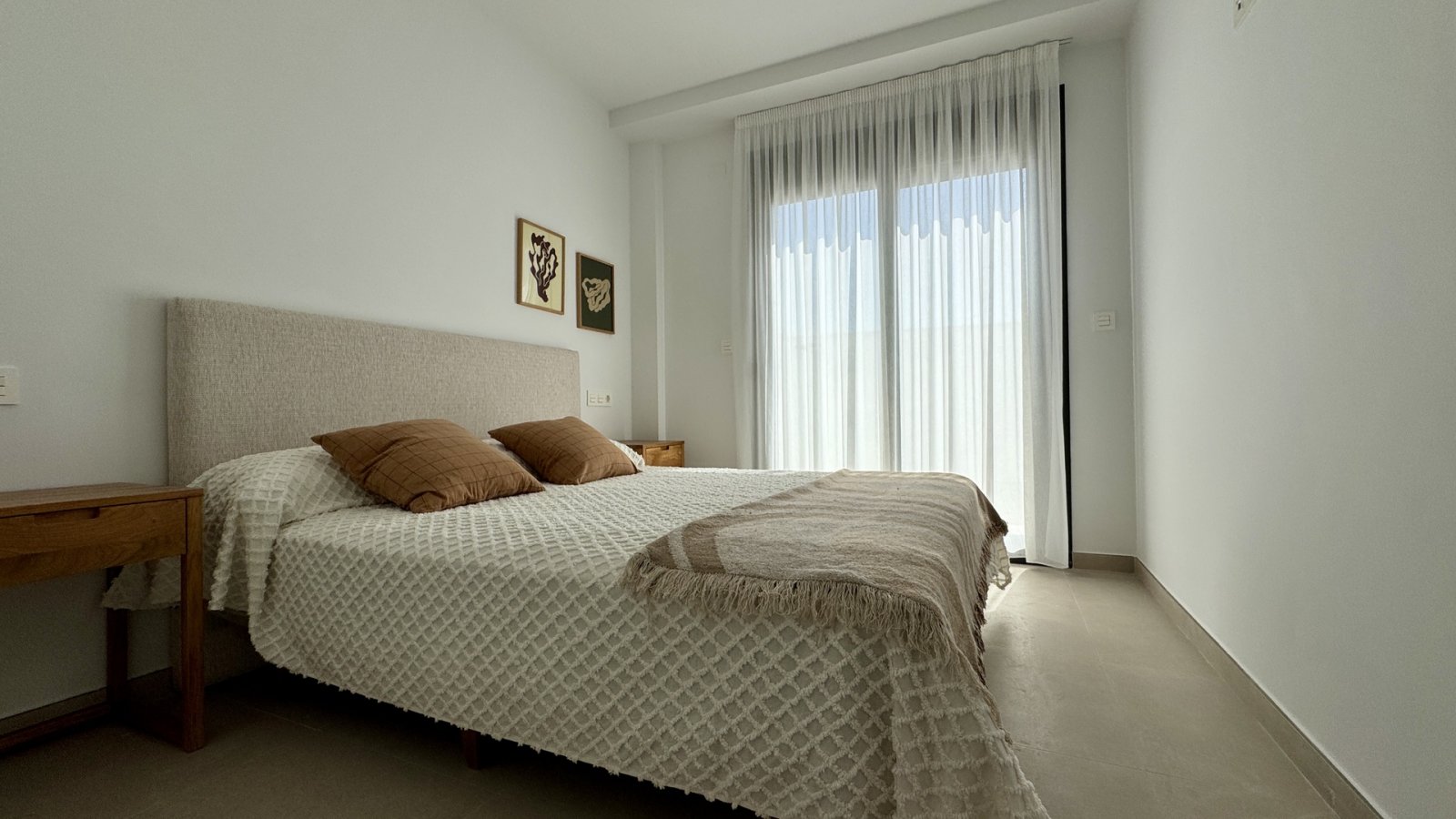 In der charmanten Ortschaft San Pedro del Pinatar gelegen, bietet diese Wohnanlage eine exklusive Auswahl an hohen und niedrigen Bungalows. Mit insge