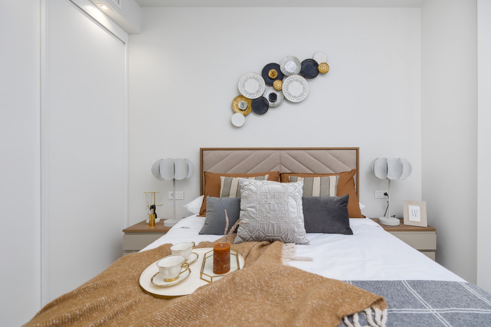 In der charmanten Stadt San Miguel de Salinas gelegen, befindet sich
diese moderne Erdgeschosswohnung in einer exklusiven Anlage mit 111 &