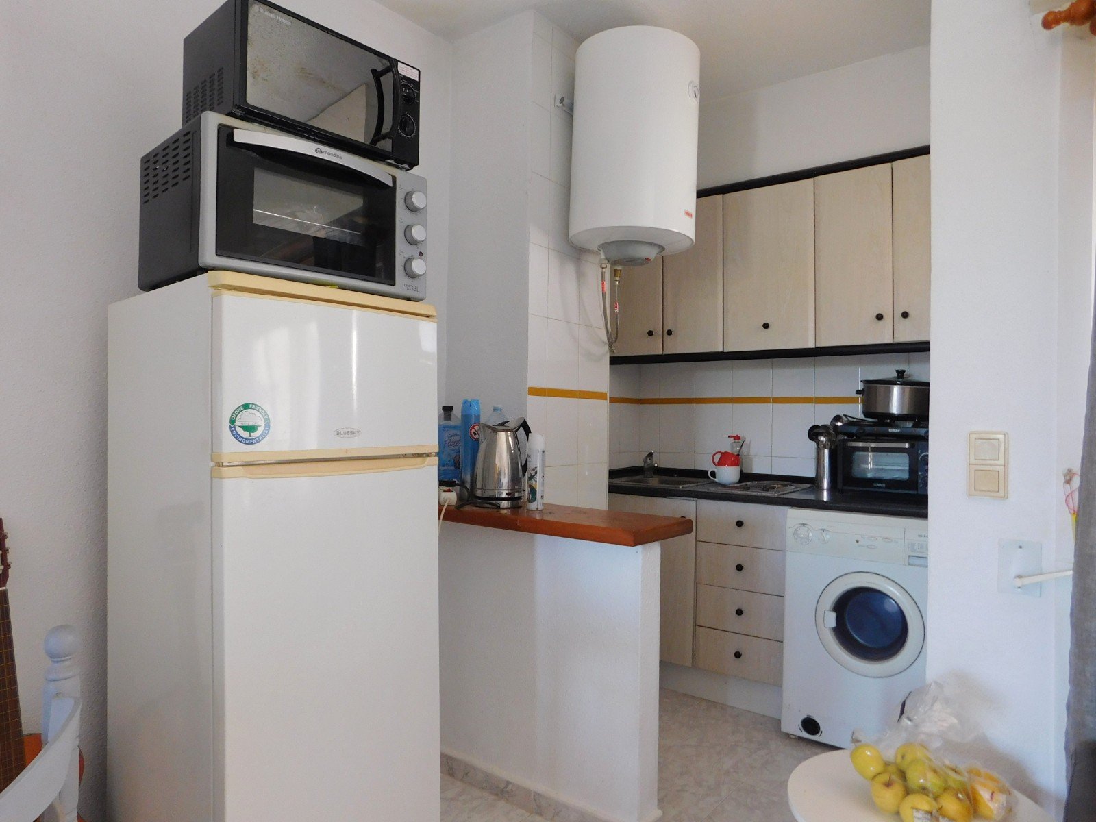 Looking for a lock up and leave property in the Orihuela Costa? Walking distance to all amenities? Well, we have the right one for you!! Here is a g