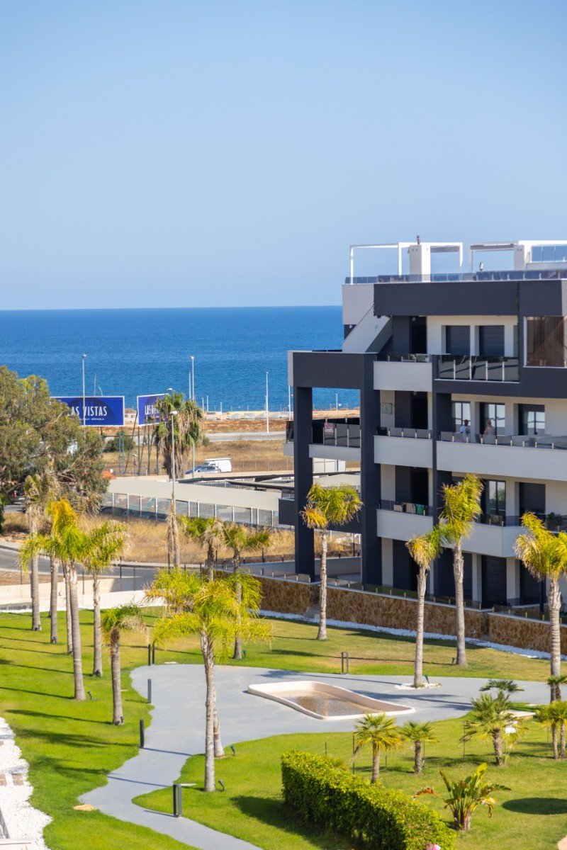 Penthouse apartment located in the prestigious and modern Amanecer Deluxe residential complex, in a quiet area known for its contemporary architectu
