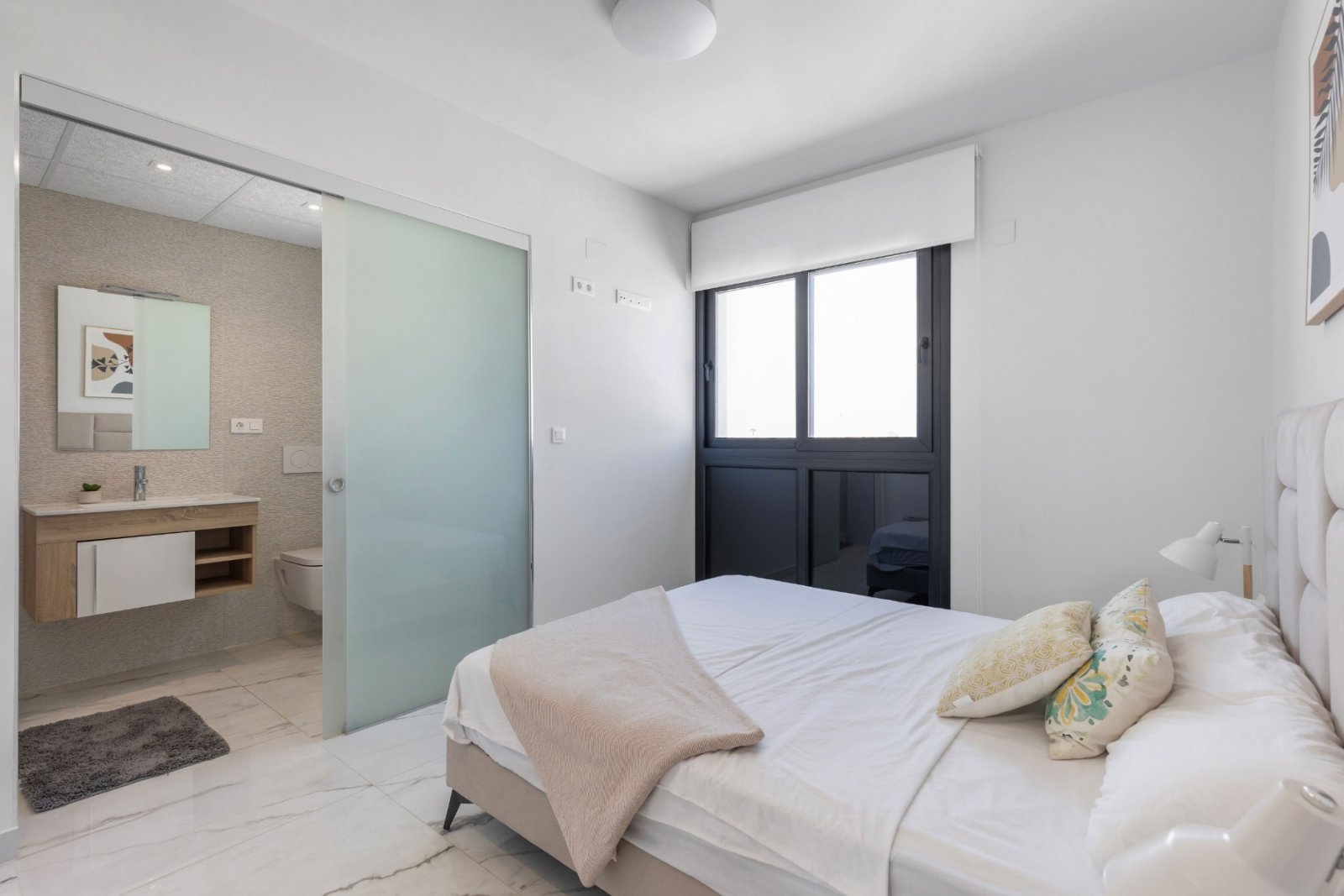 Penthouse apartment located in the prestigious and modern Amanecer Deluxe residential complex, in a quiet area known for its contemporary architectu