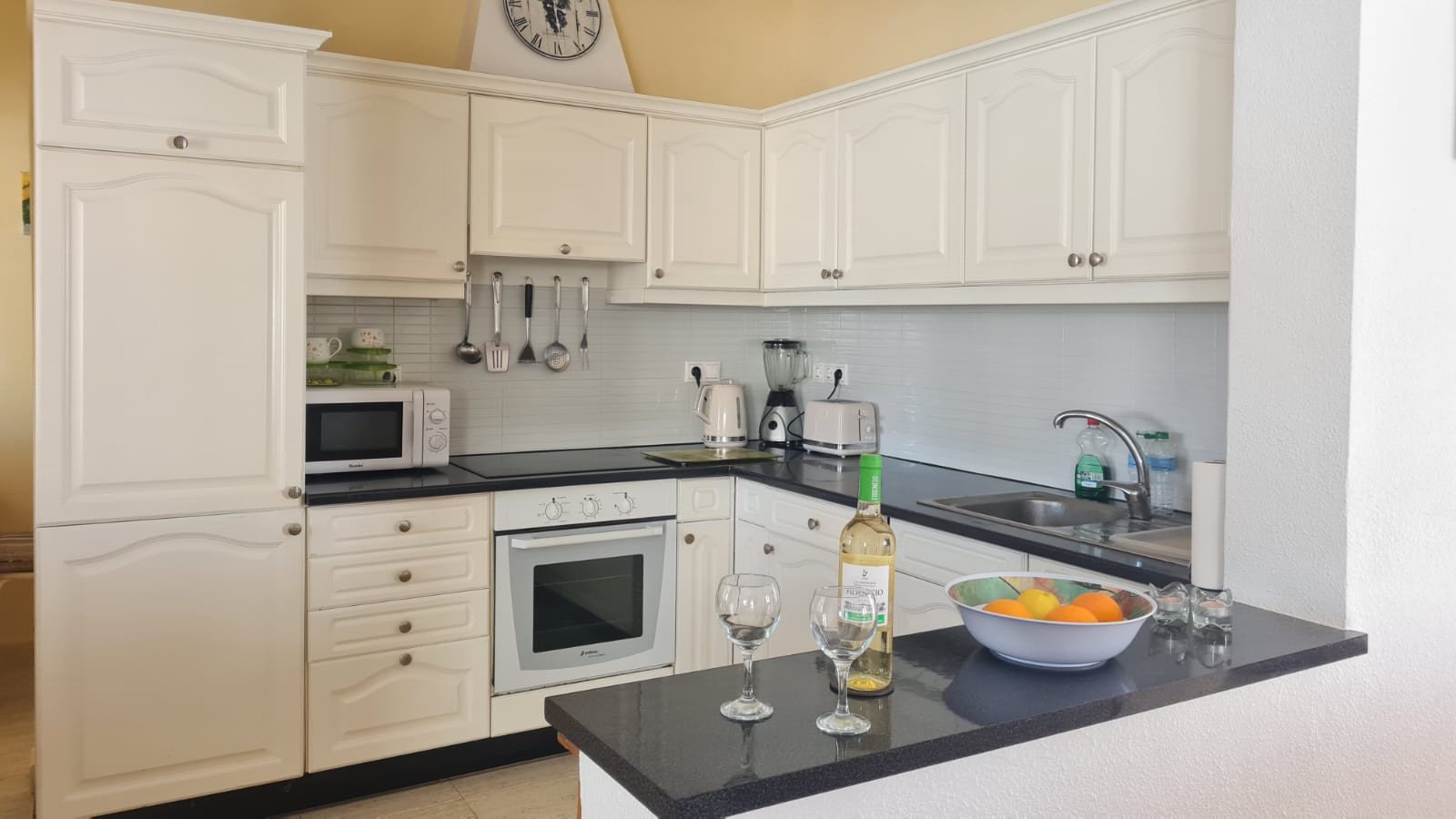 Nestled within the highly desirable residential area of La Florida, Orihuela Costa, this beautifully maintained detached villa offers the perfect co