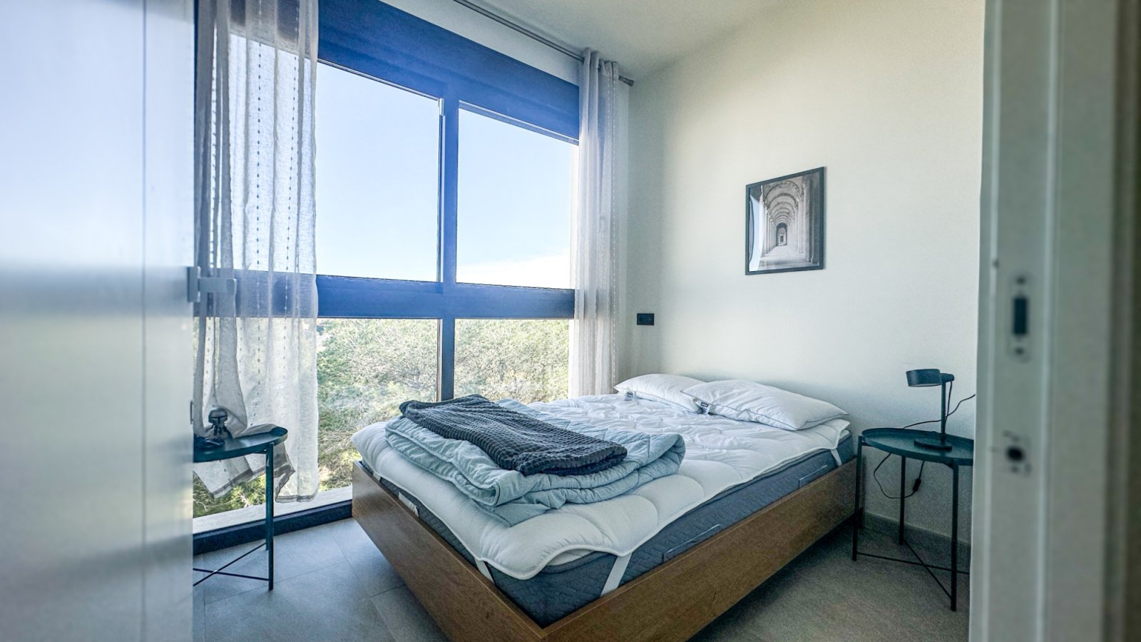 

Entdecken Sie dieses beeindruckende moderne Bungalow im Obergeschoss in der begehrten Gegend von Los Balcones, Torreviej
