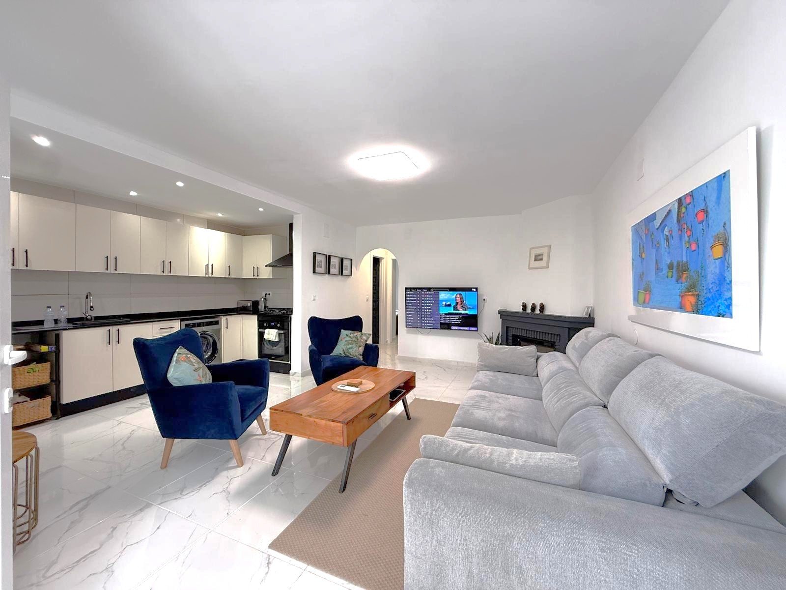 South facing fully refurbished townhouse with self-contained under build overlooking the picturesque communal streams and ponds and landscaped garde