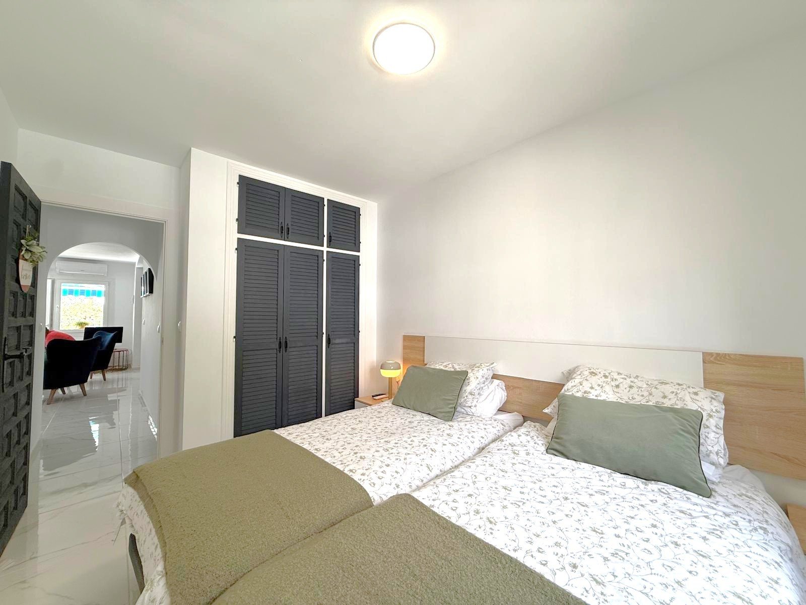 South facing fully refurbished townhouse with self-contained under build overlooking the picturesque communal streams and ponds and landscaped garde