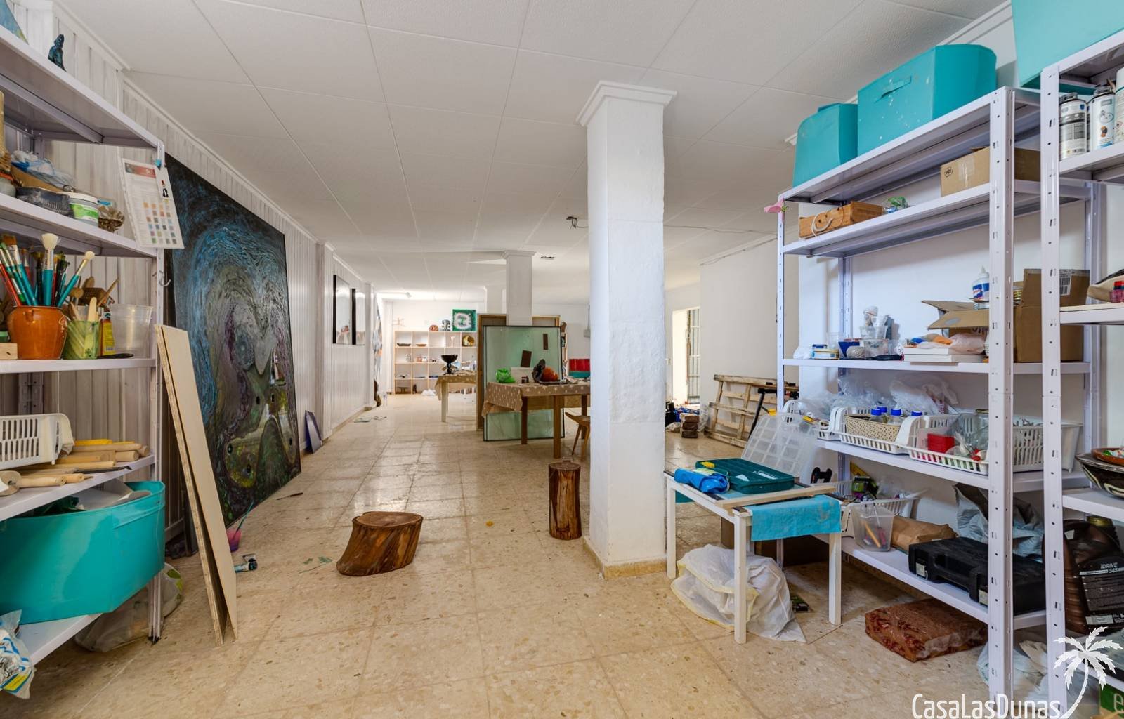 Eine Top-Lage und Platz, das finden Sie hier. Dies ist eine fantastische Gelegenheit, ein großes Grundstück mit einem Einfamilienhaus zu erwerben, nu