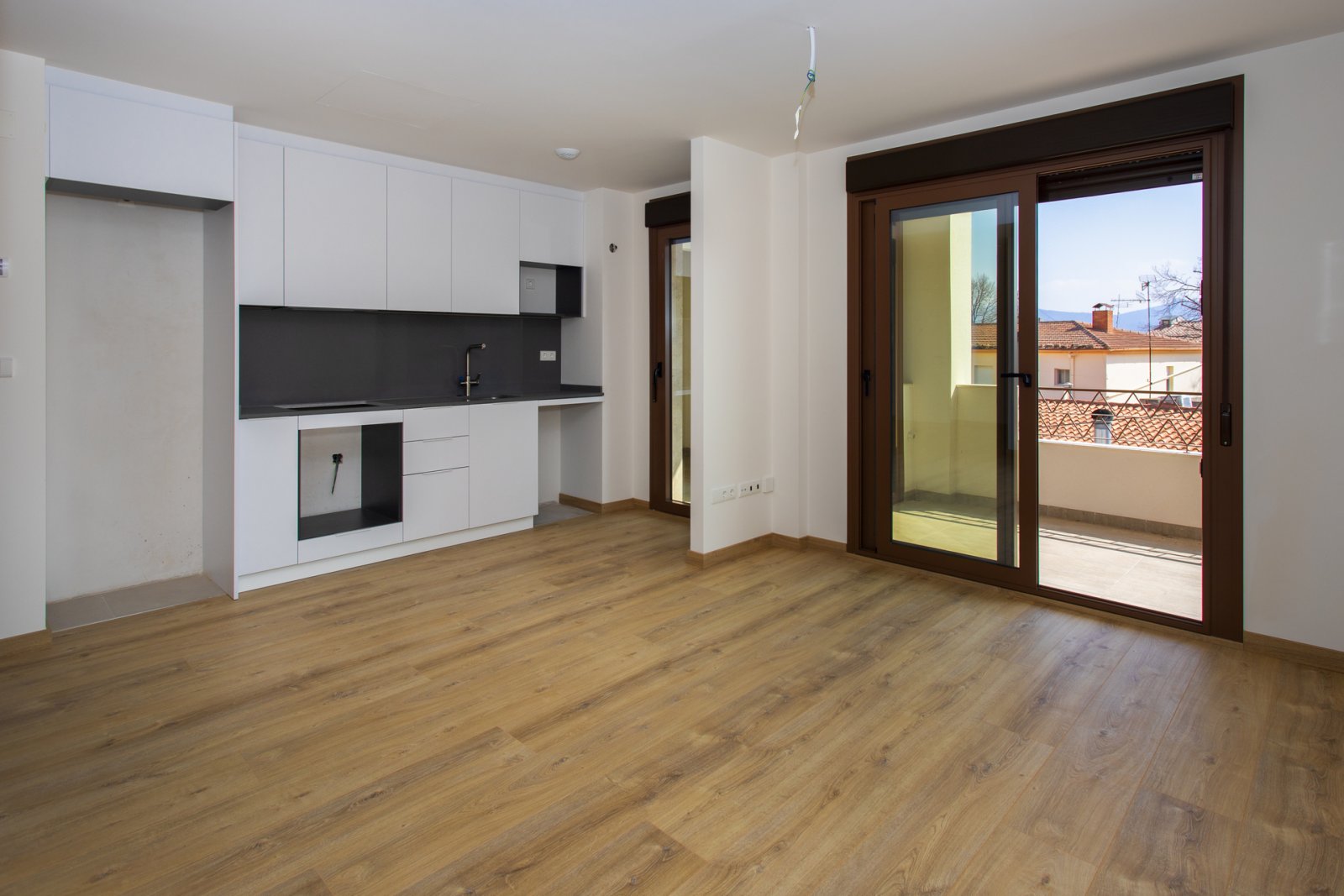 In der charmanten Umgebung von La Canalosa gelegen, bietet diese exklusive Sammlung von vier Immobilien ein ruhiges und komfortables Leben. Die Typol