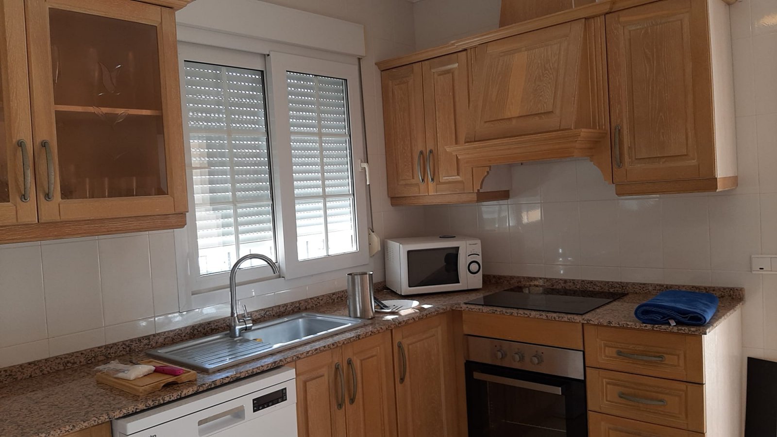 In der charmanten Stadt San Javier gelegen, bietet dieses Reihenhaus ein einzigartiges Wohnerlebnis mit Meerblick. Es wurde für diejenigen entworfen,
